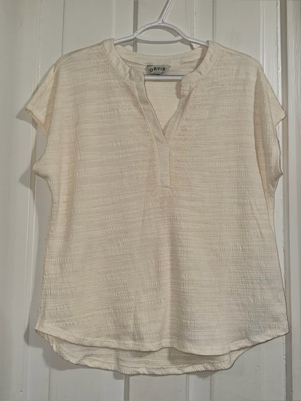 Orvis Women's size medium shirt Cream Short-Sleeve Split-Neck Top embroidered